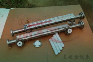 不銹鋼內(nèi)襯四氟磁翻板液位計(jì)